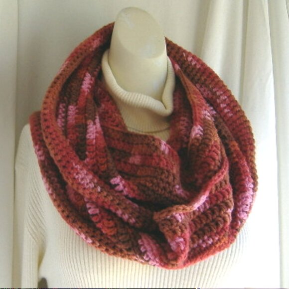 Red Pink Wool Infinity Scarf Circle Wrap Oversize Long Handmade Crochet Knit NWT - Picture 1 of 4